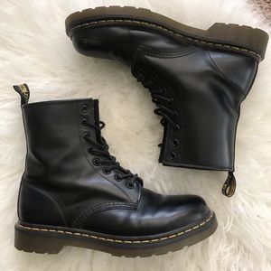 Dr. Martens 1460 Smooth (women’s)